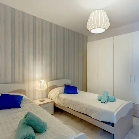 Marvelous 2 Bedroom By The Sea
