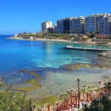 דירה Marvelous 2 Bedroom By The Sea