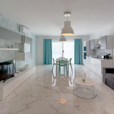 Marvelous 2 Bedroom By The Sea * Qawra