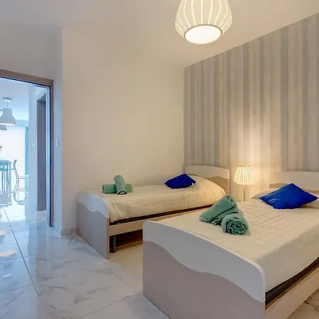Marvelous 2 Bedroom By The Sea Qawra