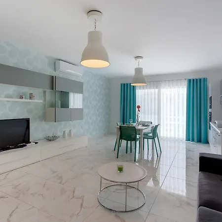 Marvelous 2 Bedroom By The Sea